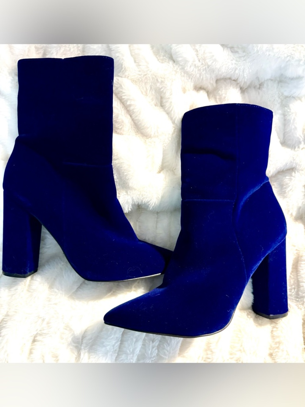 Lulus blue velvet ankle boots. Sz.9